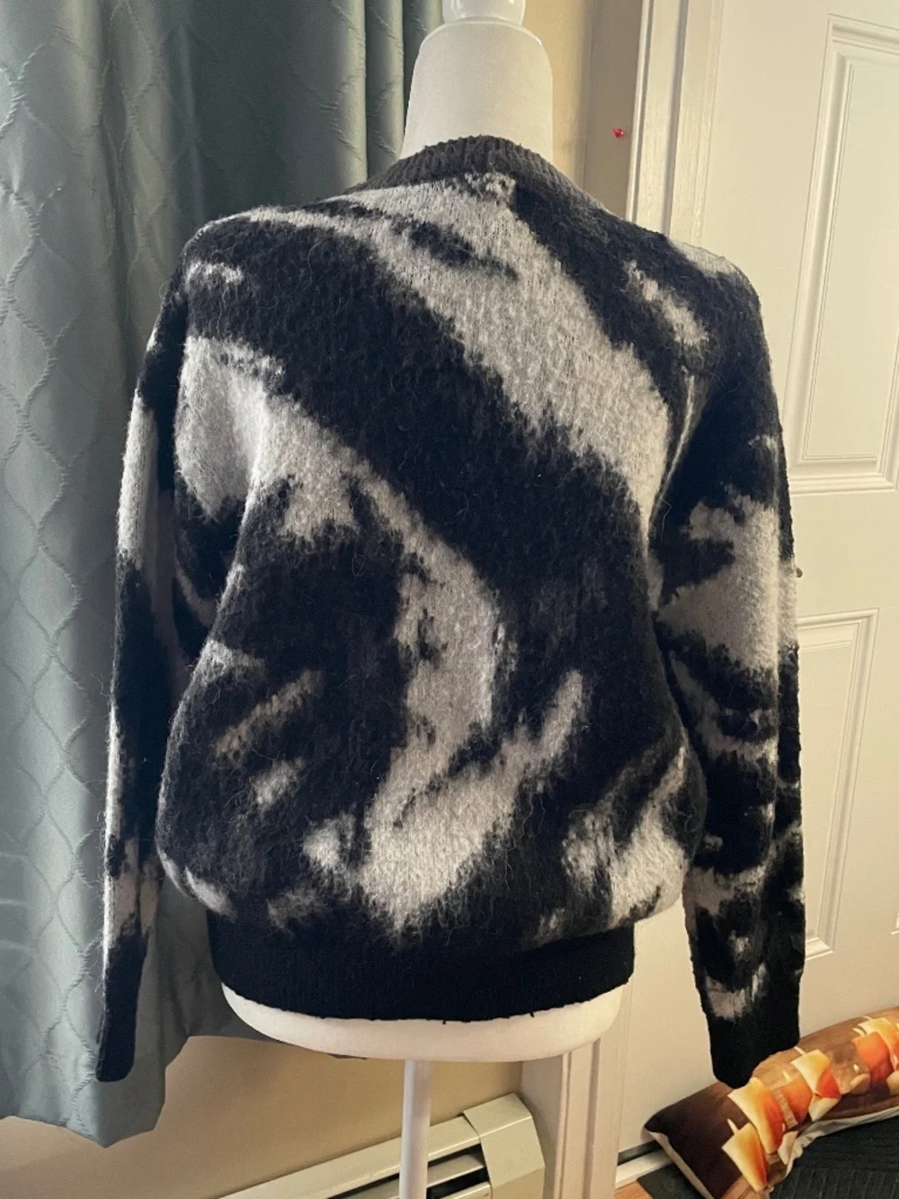 Zara Mens Brushed Textured Abstract Jacquard Sweater - Size M - Picture 8 of 8